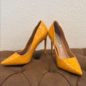 Steve Madden Vala Orange Croco Stiletto